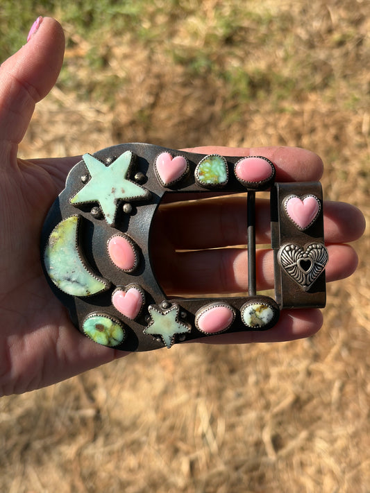 BUCKLE