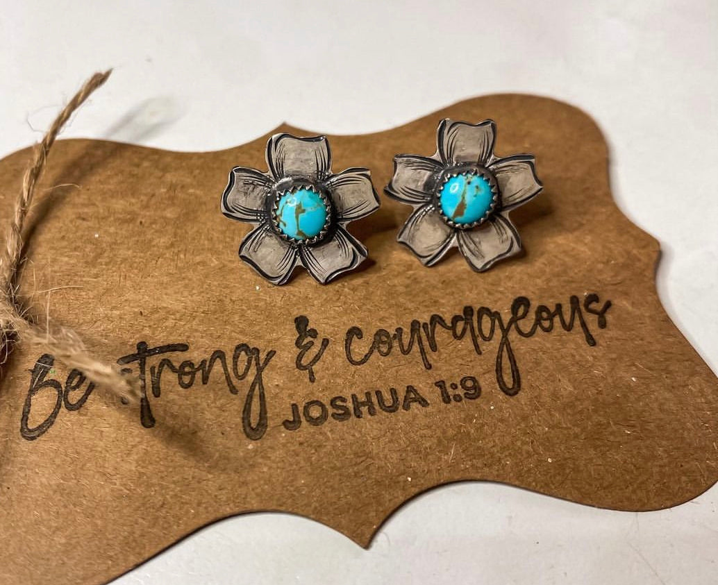 Flower stone studs